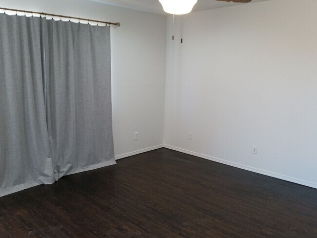 Foto del edificio - 3 Bedroom, 1 Bathroom Home! Schedule a Sho...