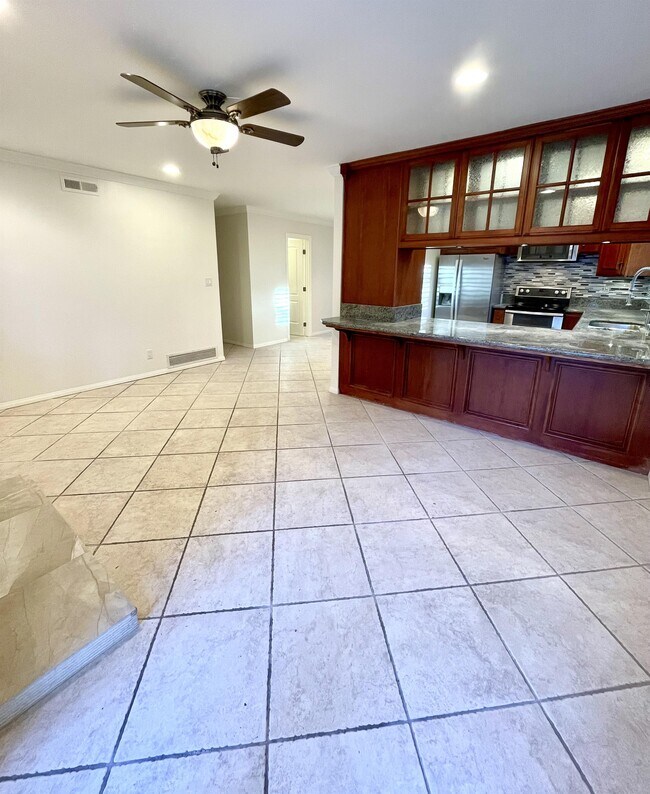 Building Photo - 4854 Campanile Dr