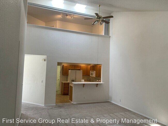 Building Photo - 2 br, 2.5 bath House - 4986 Hillcrest View...
