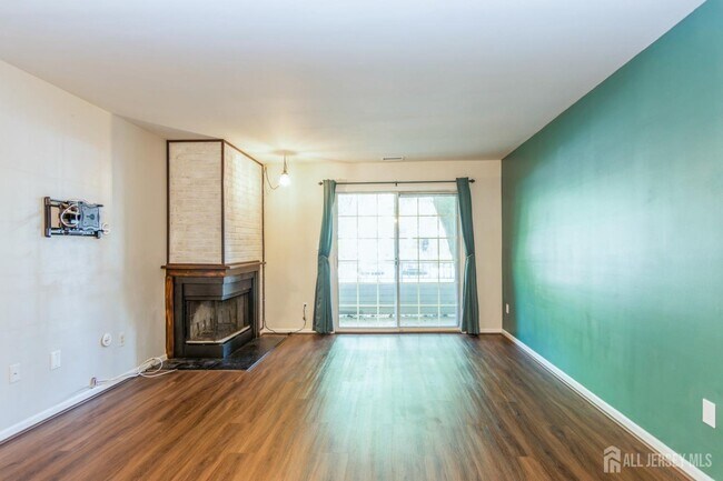 Building Photo - 1801 Tanglewood Ct