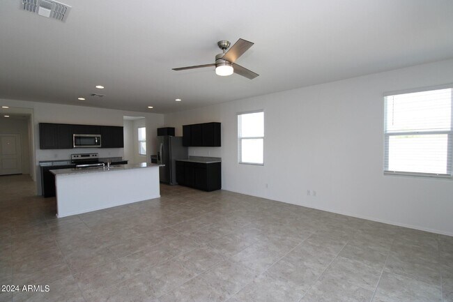 Building Photo - 1059 W Falls Canyon Dr