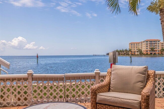 Foto del edificio - 5266 Beach Dr SE
