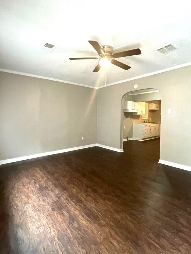 Building Photo - Newly Renovated Home in East Memphis