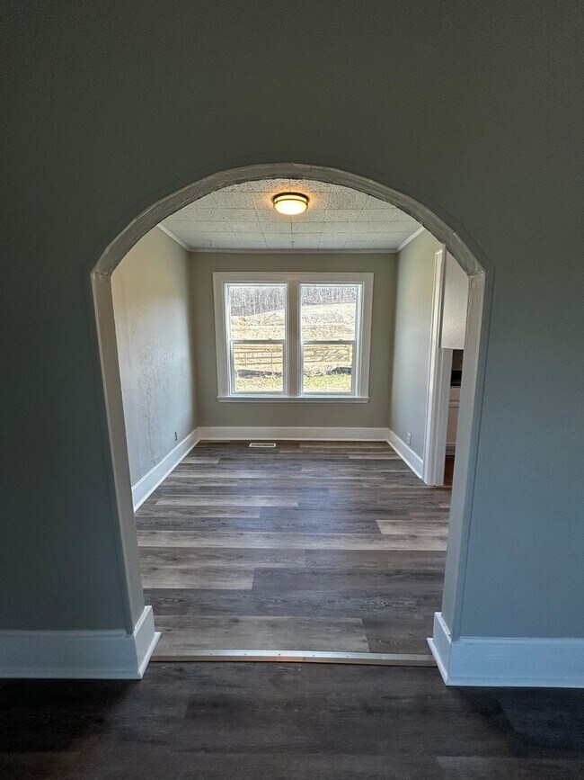 Foto del edificio - charming 3-bedroom, 2-bathroom haven nestled in the heart of Ringgold, GA