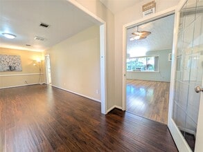 Building Photo - 9702 Harrowgate Dr