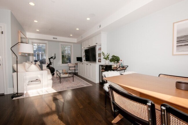 Foto del edificio - 213 W Fifth St