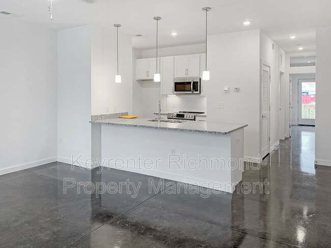 Photo - 114 W 12th St E Apartment