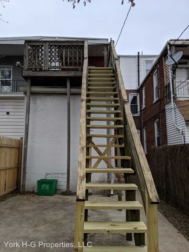 Building Photo - 150 Hamilton Ave