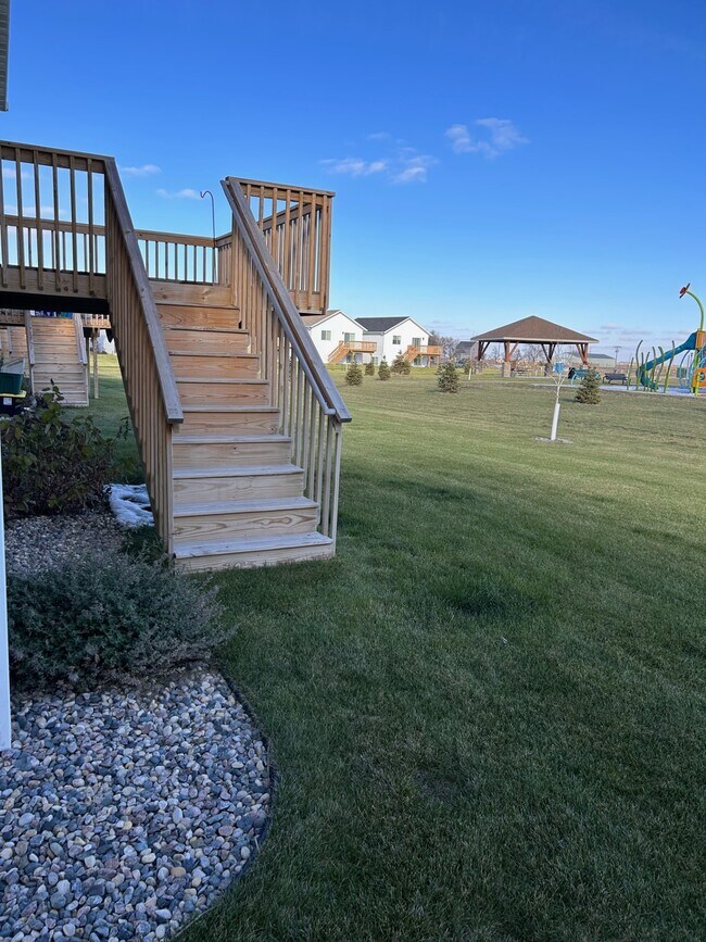 Foto del edificio - 236 Divide Dr