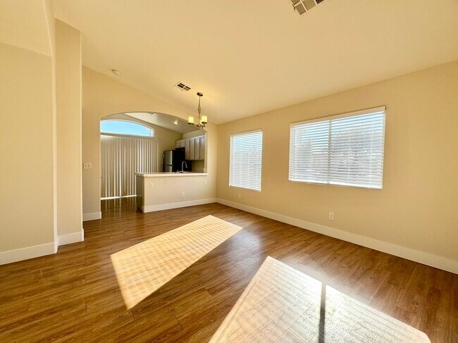 Building Photo - 4440 Rinker Ln