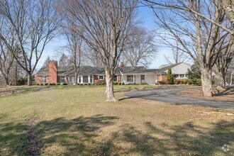 Building Photo - 1950 Lone Pine Rd