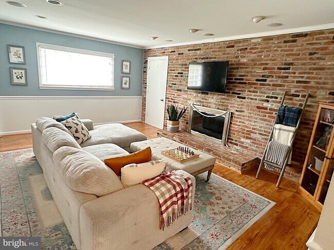 Foto del edificio - 422 Old Court House Rd NE