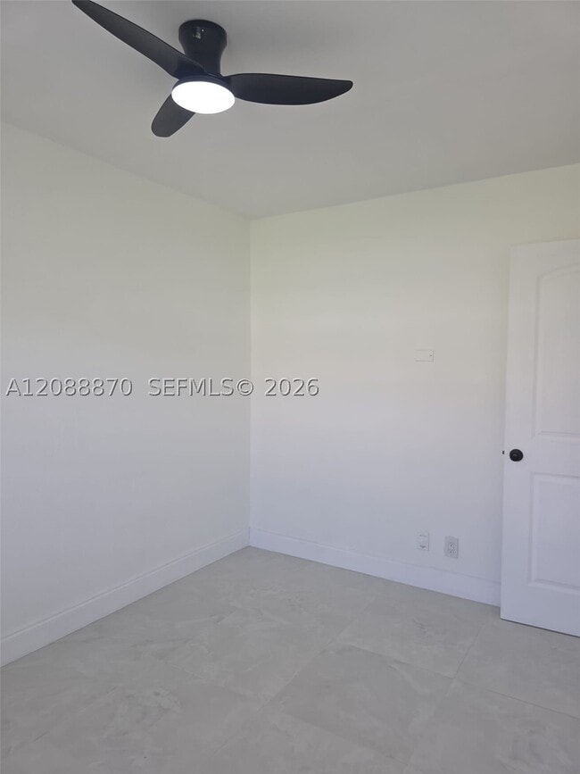 Building Photo - 12811 SW 43rd Dr