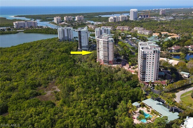 Foto del edificio - 445 Cove Tower Dr