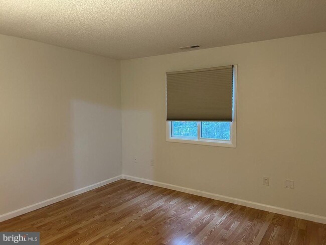 Foto del edificio - 5317 Ravens Crest Dr