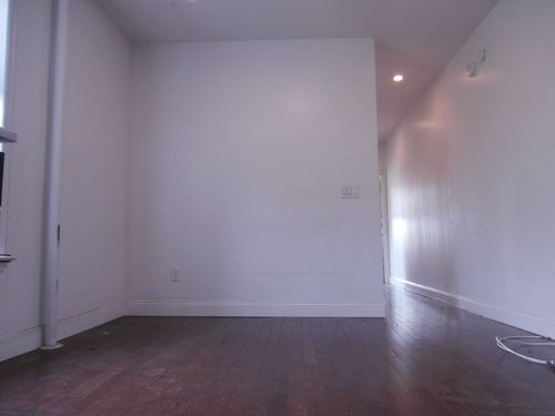 Building Photo - 172 Chrystie St