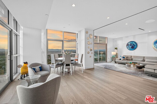 Foto del edificio - 13700 Marina Pointe Dr