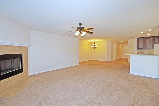 Building Photo - 1321 Crestview Dr