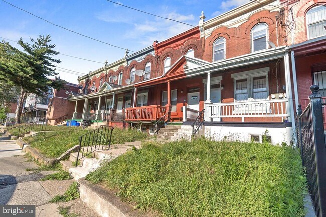 Building Photo - 3255 N Park Ave
