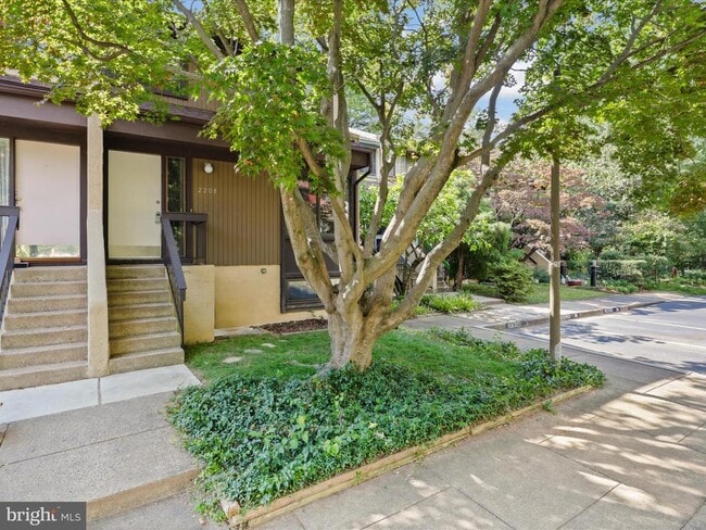 Building Photo - 2208 Cartwright Pl