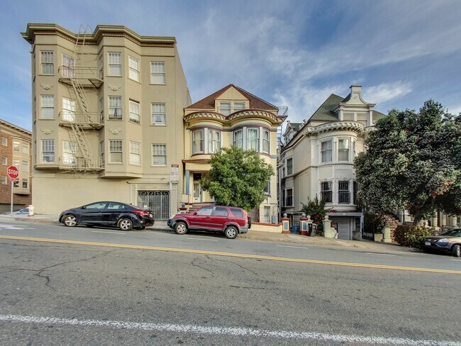Building Photo - 1086 Fulton St