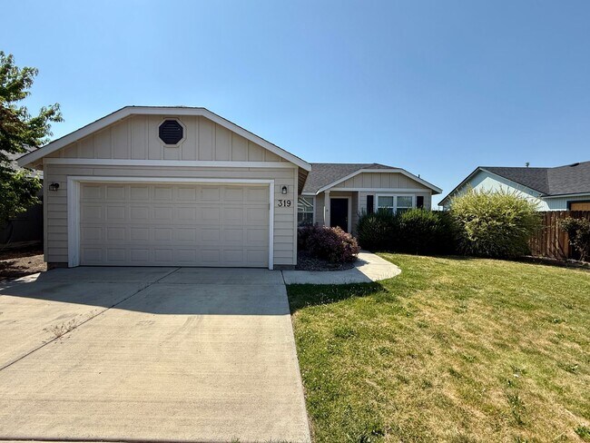Building Photo - YOU WON'T WANT TO MISS OUT ON THIS AMAZING...