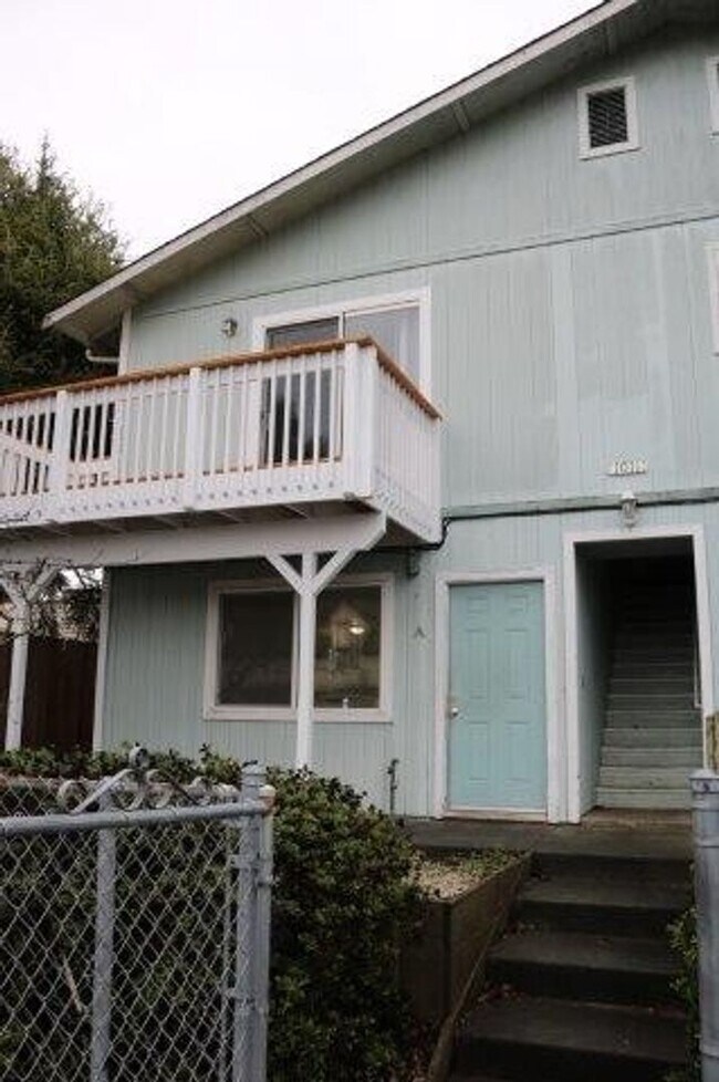 1011 California St Unit B, Eureka, CA 95501 Room for Rent in Eureka
