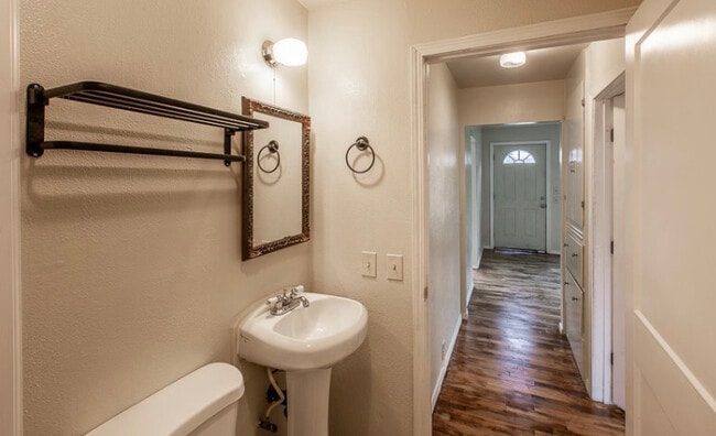 Bathroom - 230 Baxter St