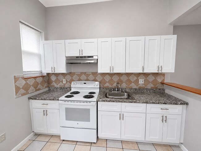 Photo - 1323 W Butler St-2nd Floor Apartment