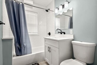 Building Photo - 389 Centre St