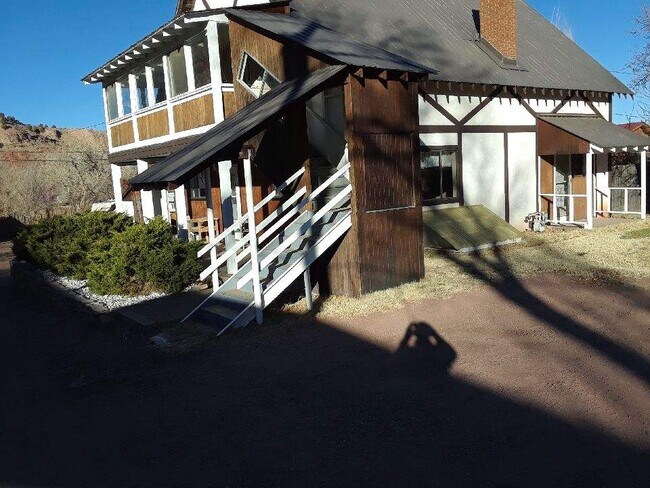 Building Photo - 1233 Blake Dr
