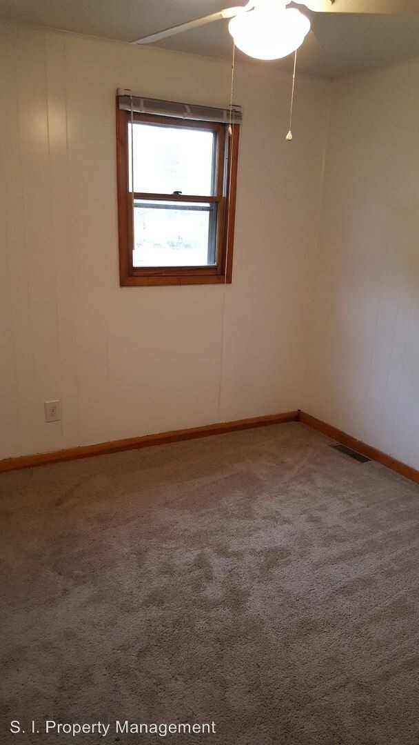 Building Photo - 2 br, 1 bath House - 716 Blue Jay