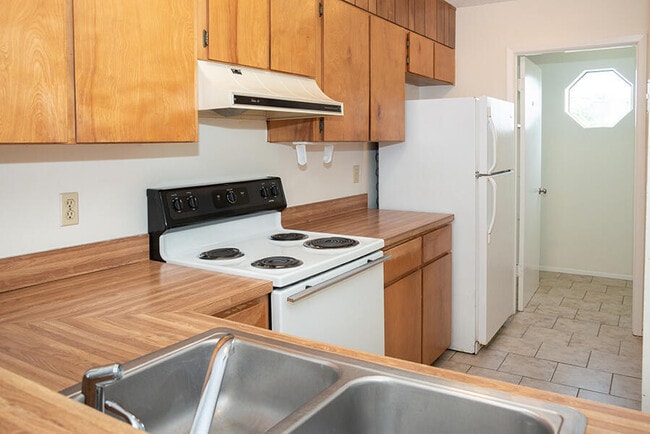 Building Photo - 419 Hollywood Blvd NW