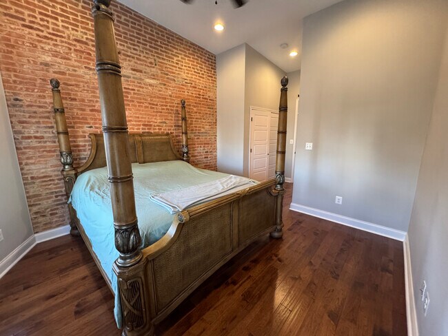 Dormitorio principal - 812 W 34th St