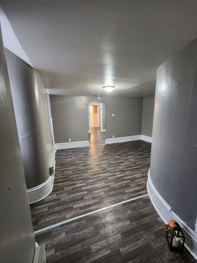 Building Photo - 1 bedroom 1 bath