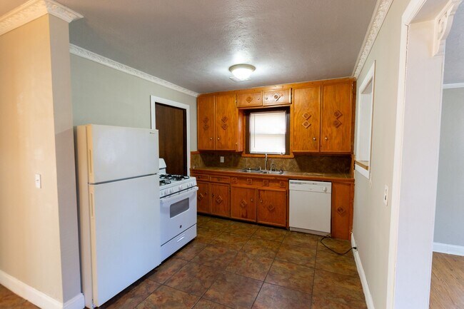 Foto del edificio - Cozy 2 Bed 1 Bath next to Will Rogers Gardens