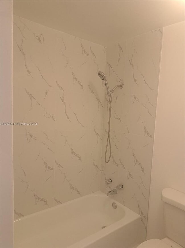 Building Photo - 17 NE 2nd Rd