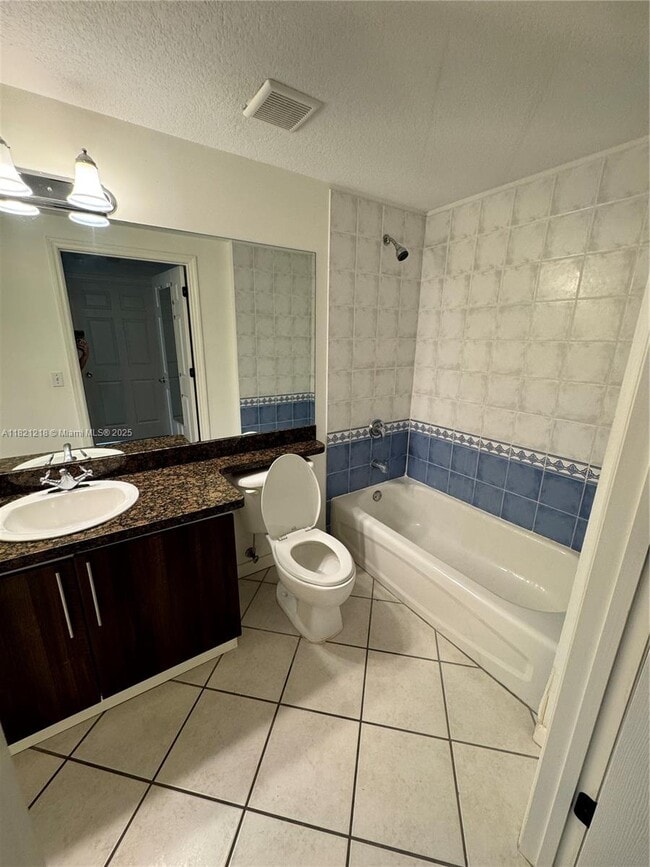 Building Photo - 3500 Coral Wy