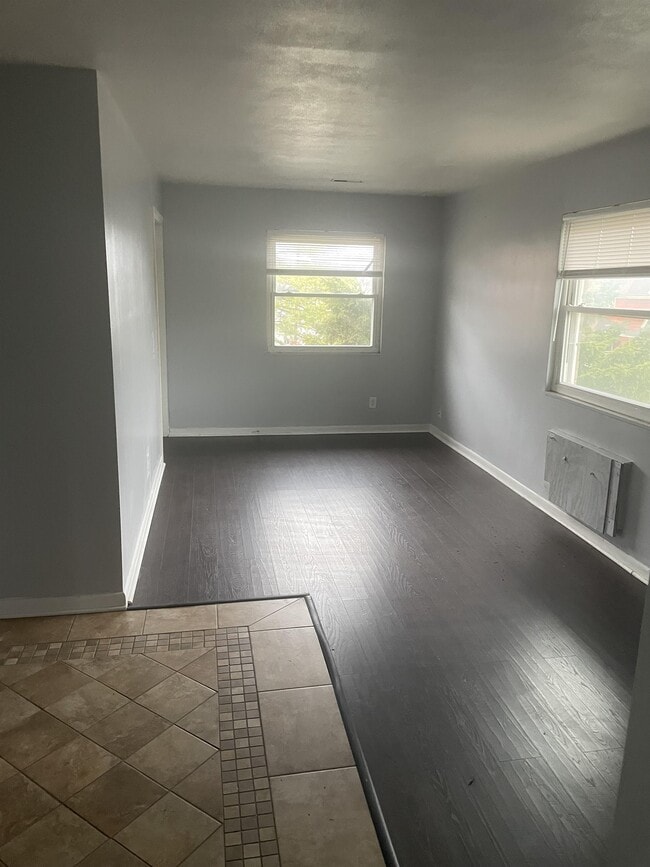Building Photo - 1303 Chardon Ct