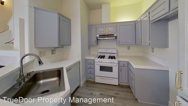 Building Photo - 1 br, 1.5 bath House - 7768 E Portofino Ave
