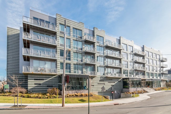 Building Photo - Publica
