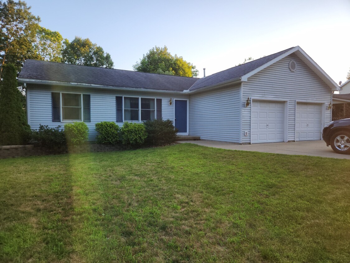 Foto principal - 667 Winesap Cir
