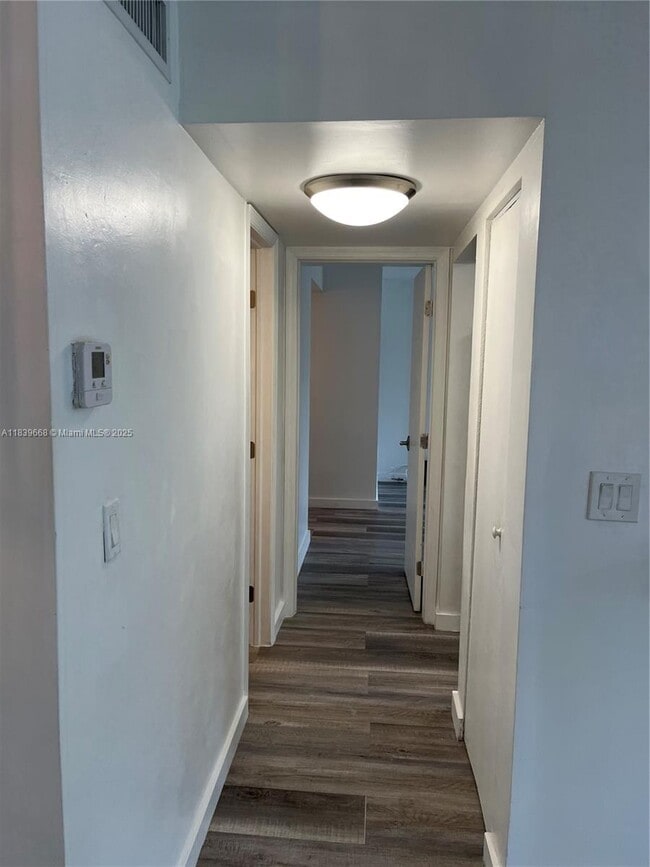 Building Photo - 250 180th Dr
