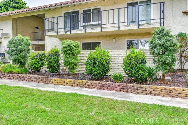 Primary Photo - 5330 Bahia Blanca W