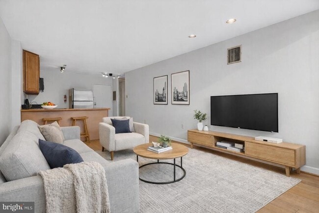 Building Photo - 1301 20th St NW