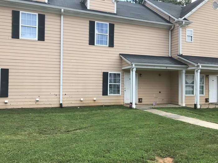 Foto principal - 1735 Bob White Ln SE