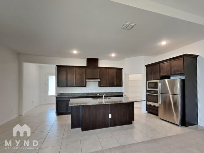 Building Photo - 815 FIREROCK LN