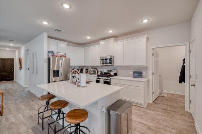 Building Photo - 5313 Mulberry Grove Ln