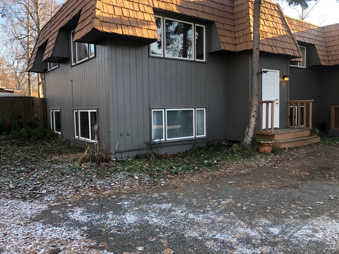 Primary Photo - 941 W 76th Ave