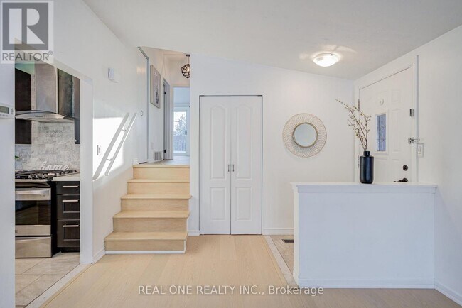 Photo du bâtiment - 336 Hampton Heath Rd